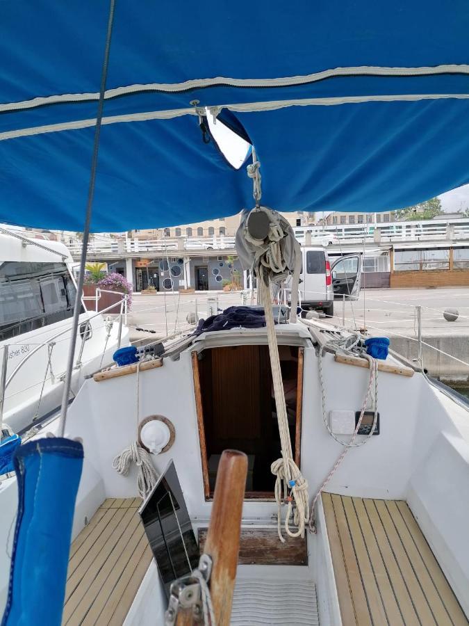 Cozy Sailboat In Barcelona!! No Showers Sant Adria de Besos Luaran gambar